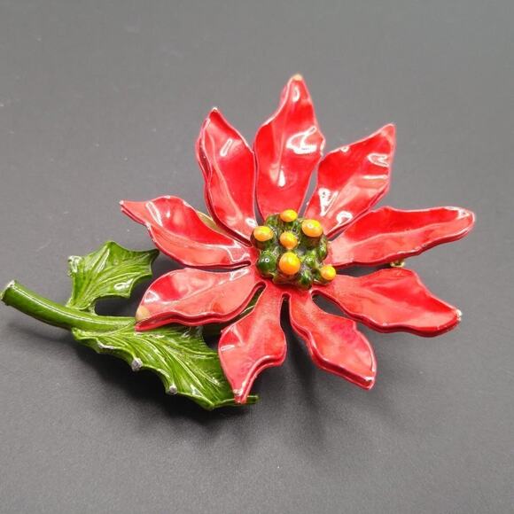 Vintage Red Enamel Poinsettia Brooch Green Leaf Christmas Flower Pin - Picture 10 of 10